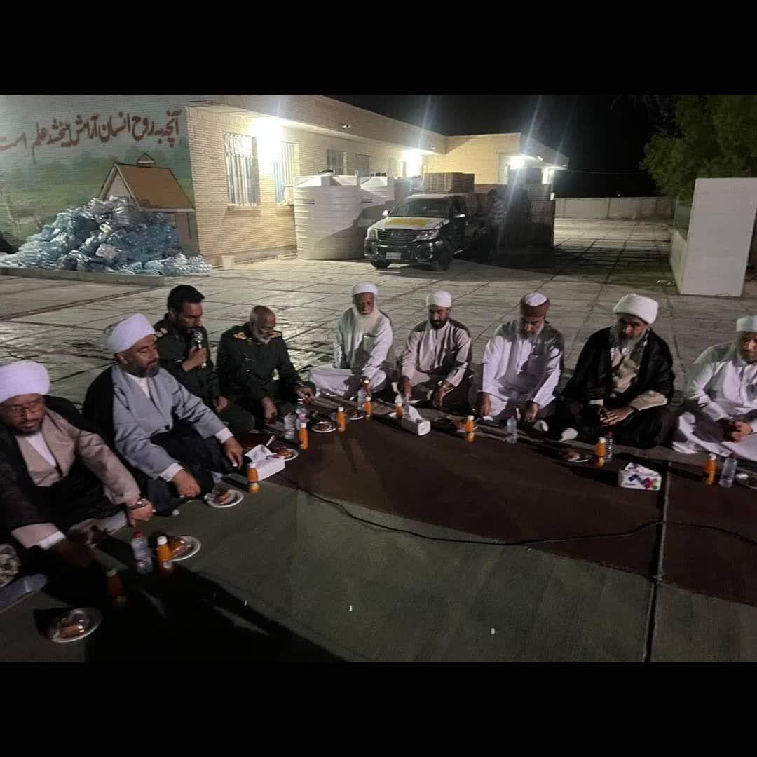 جمهوری اسلامی در سرعت عمل و ارائه خدمات به زلزله زدگان شهرستان بندرلنگه رکورد دار شد